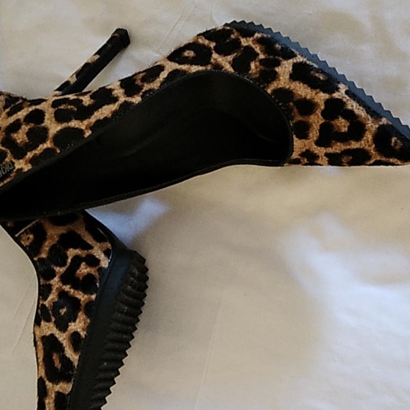 NWOT Leopard High Heel DKNY Shoes. Black Bottoms - Picture 3 of 7